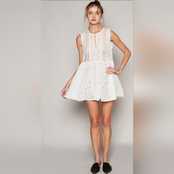 NEW POL Eyelet Embroidered Sleeveless Tunic Top ~ Off-White ~ Sm Med Lg Avail - Picture 2 of 4